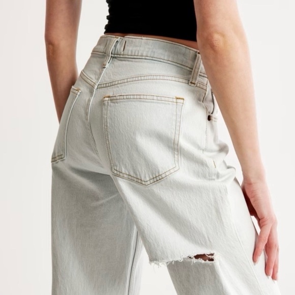 Abercrombie & Fitch The Baggy Mid Rise Curve Love Jeans Women’s Size 32 / 14 R - Picture 3 of 6